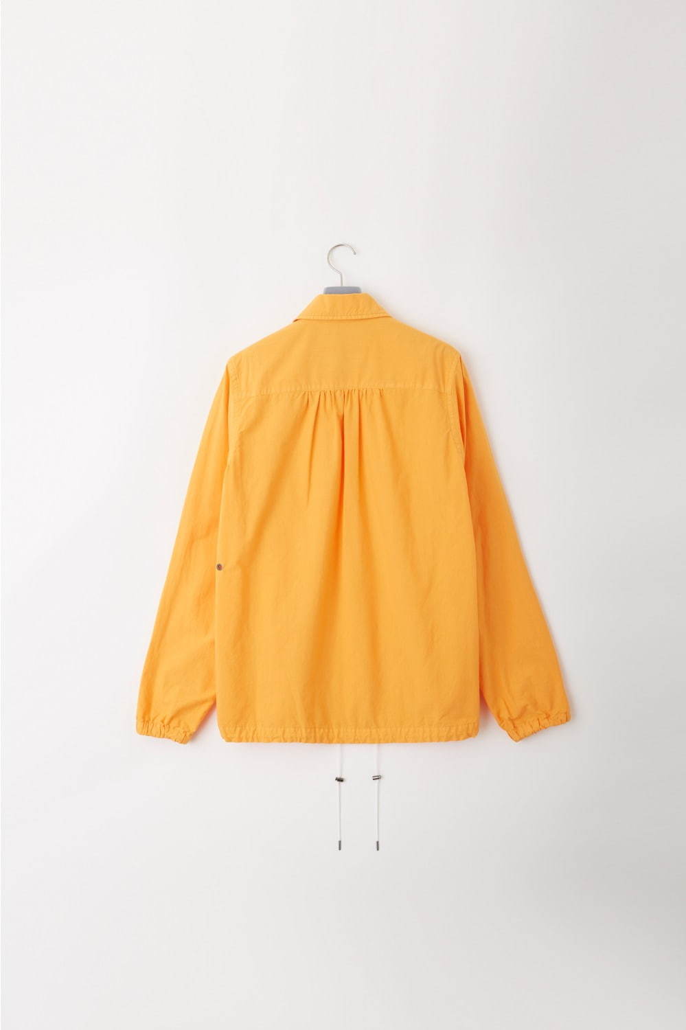 フミト ガンリュウのシャツ風コーチジャケット＆シルク混パンツ、10色展開のカラフルなセットアップ｜写真18
