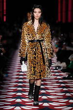 ミュウミュウ 2020年秋冬コレクション、心ときめくチャーミングな装い｜写真43