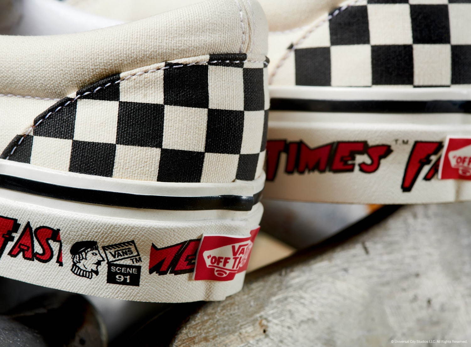 ヴァンズ(VANS) チェッカーボードスリッポン 初体験リッジモント・ハイ｜写真4