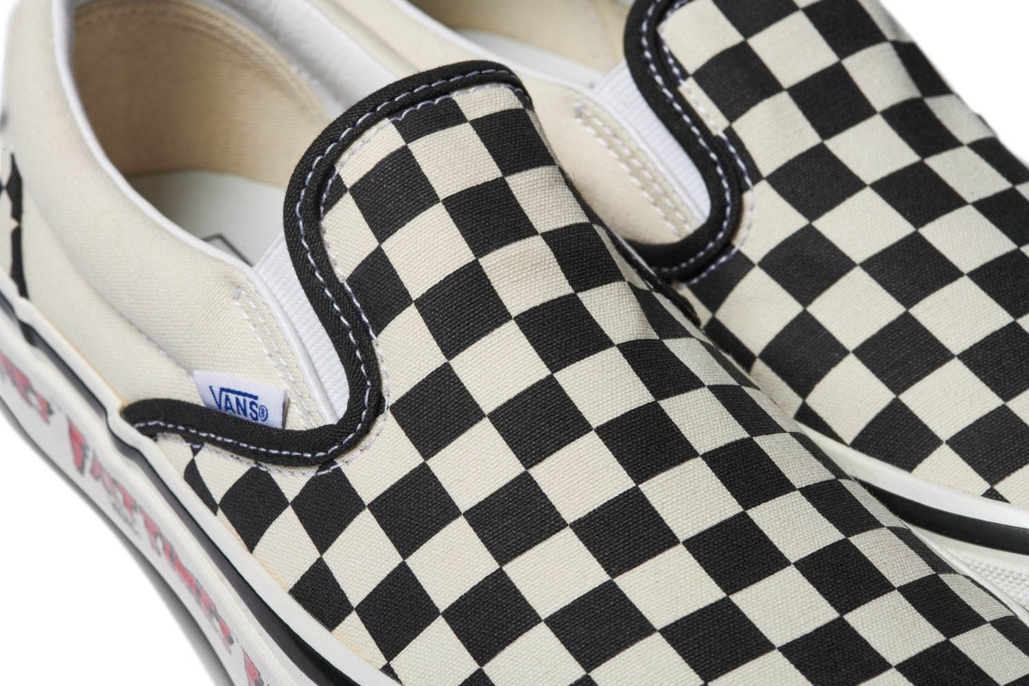 ヴァンズ(VANS) チェッカーボードスリッポン 初体験リッジモント・ハイ｜写真7