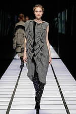 ヒロコ コシノ 2020年秋冬コレクション - “混沌と整然”が両立する、新しいパンクの世界｜写真6