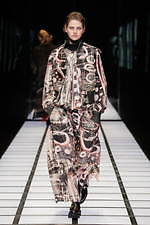 ヒロコ コシノ 2020年秋冬コレクション - “混沌と整然”が両立する、新しいパンクの世界｜写真19