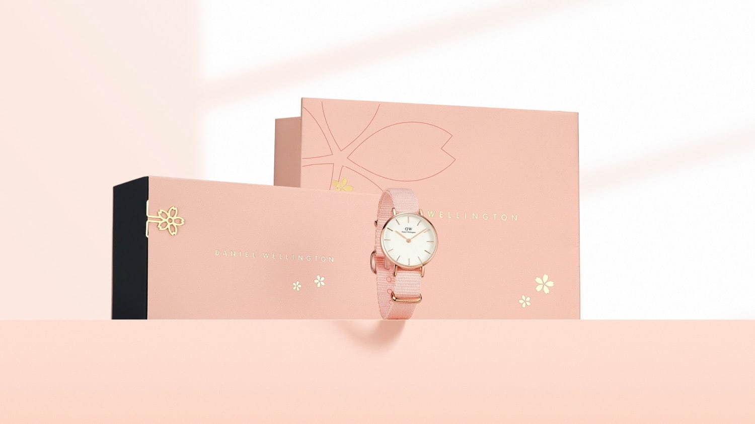 ダニエル ウェリントン 桜 イメージの新作ウォッチ ピンクベルトに繊細な文字盤を合わせて ファッションプレス