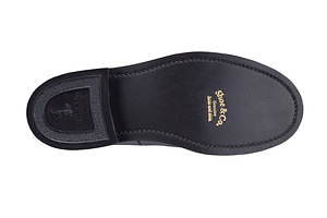 リーガル シュー＆カンパニーのウィメンズ新作レザースリッポン、丸みのあるトゥ×ミニマルなデザイン｜写真7