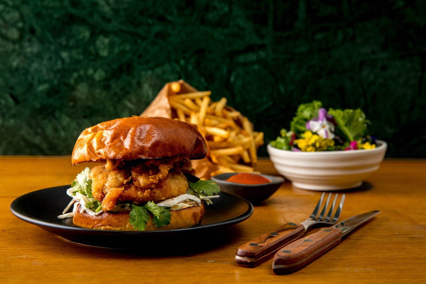 カラアゲ バーガー ディナーセット 2,200円+税