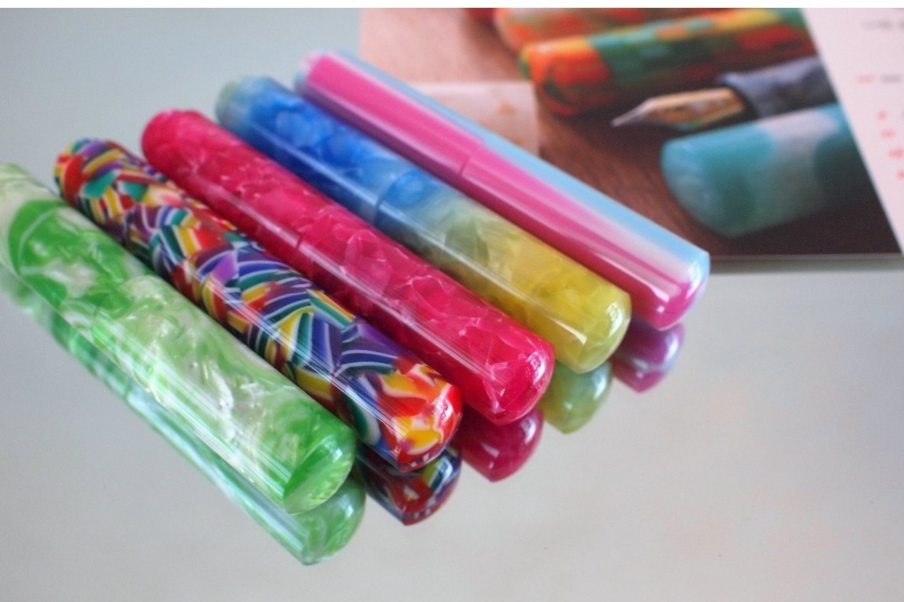 日本文化｜「煌めきのペンフェア」銀座 蔦屋書店で、ガラス素材やパステルカラーの“春色ペン”が集結