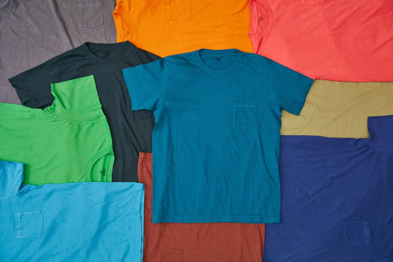 フィルメランジェの“草木染め”Tシャツ、牡丹やアヤメなどの鮮やかな色合いで｜写真15