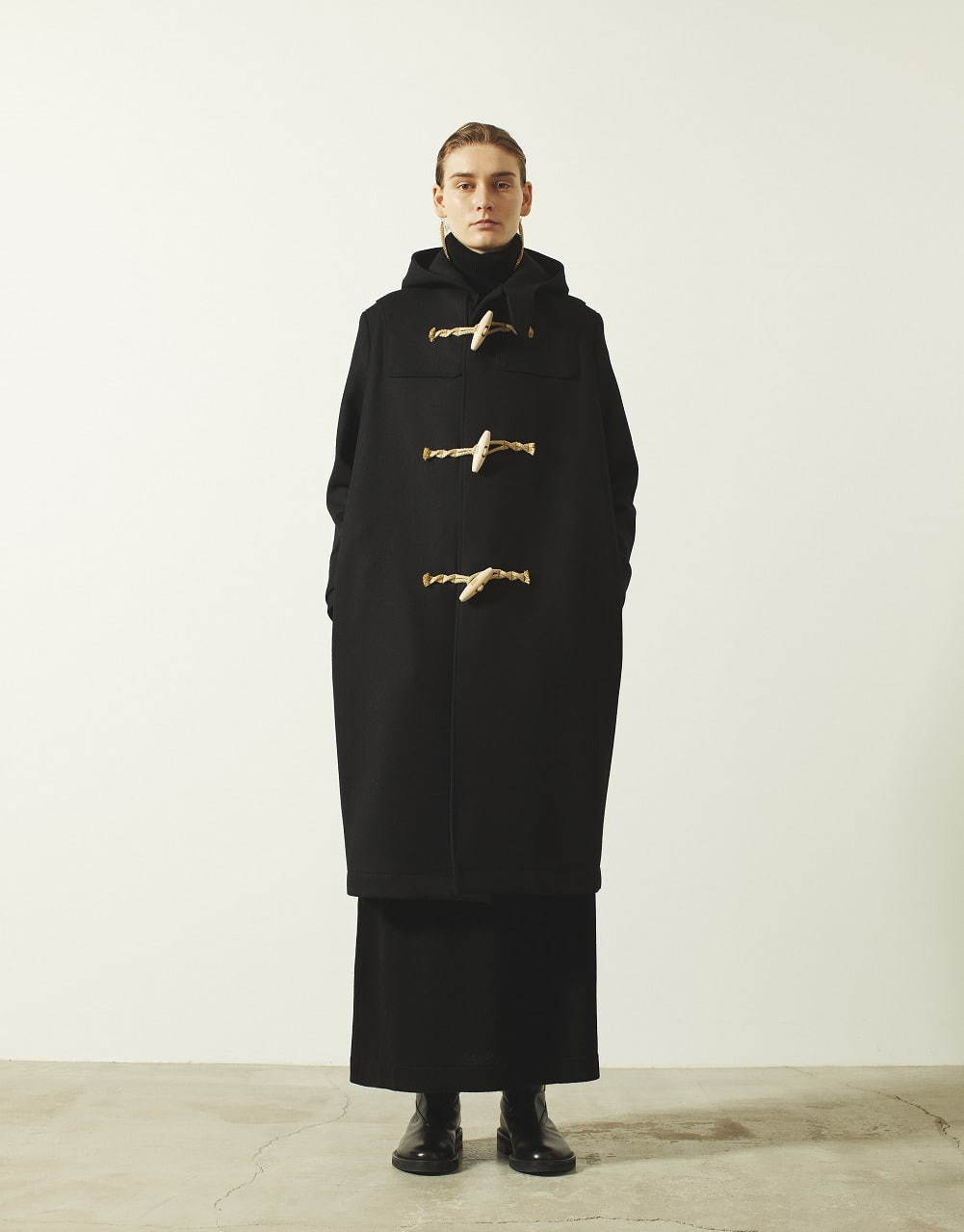 写真3 42 レディース 黒のダッフルコートを使ったコーディネート着用 コレクションルックギャラリー ファッションプレス