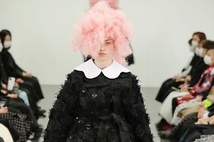 トリコ・コム デ ギャルソン 2020-21年秋冬コレクション - 花とファンタジー