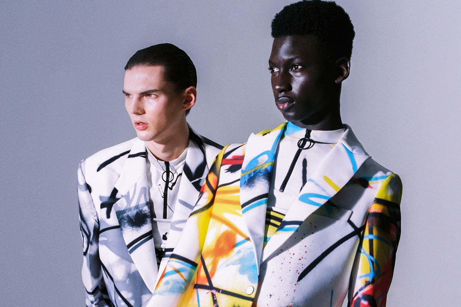 70年代デザイン｜オフ-ホワイト×グラフィックアート界の伝説・フューチュラのコラボ、グラフィックTやスーツなど