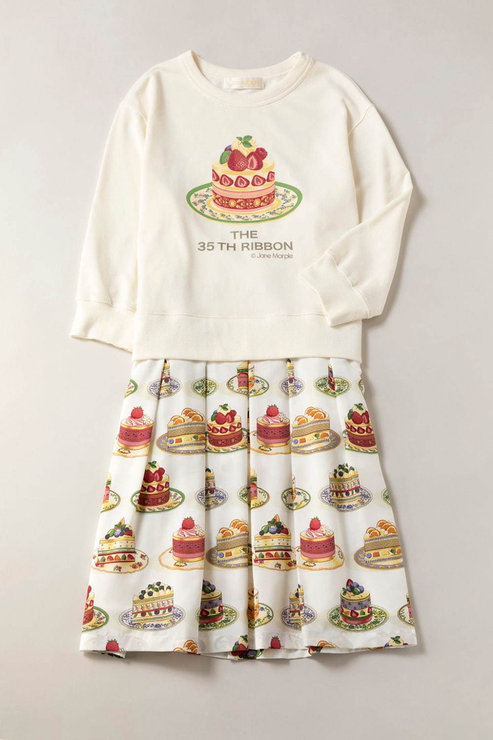ジェーンマープル“ケーキ”の新作ウェア、ウエストリボンの丸襟ドレスやケーキを並べたカーディガン｜写真17