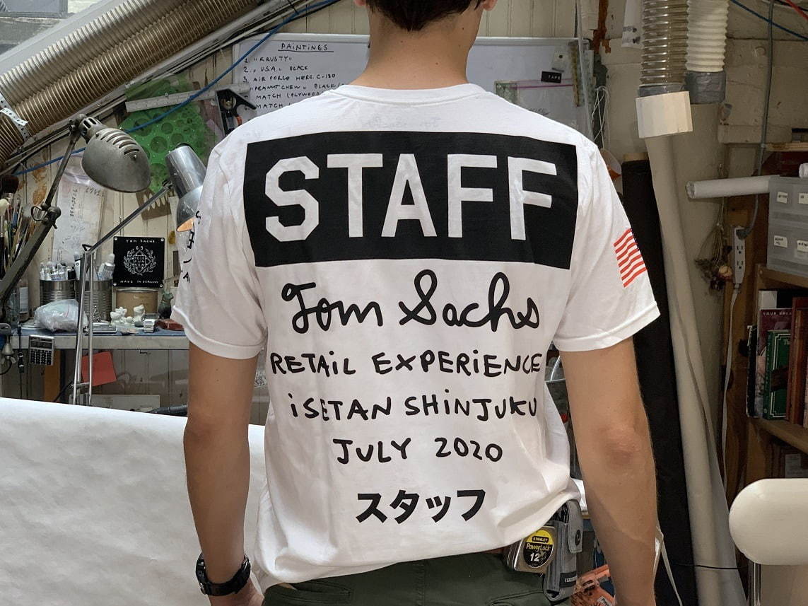 トム・サックスの展覧会が伊勢丹新宿店で、“月面”テーマのアート作品や新作の家具など展示販売｜写真6