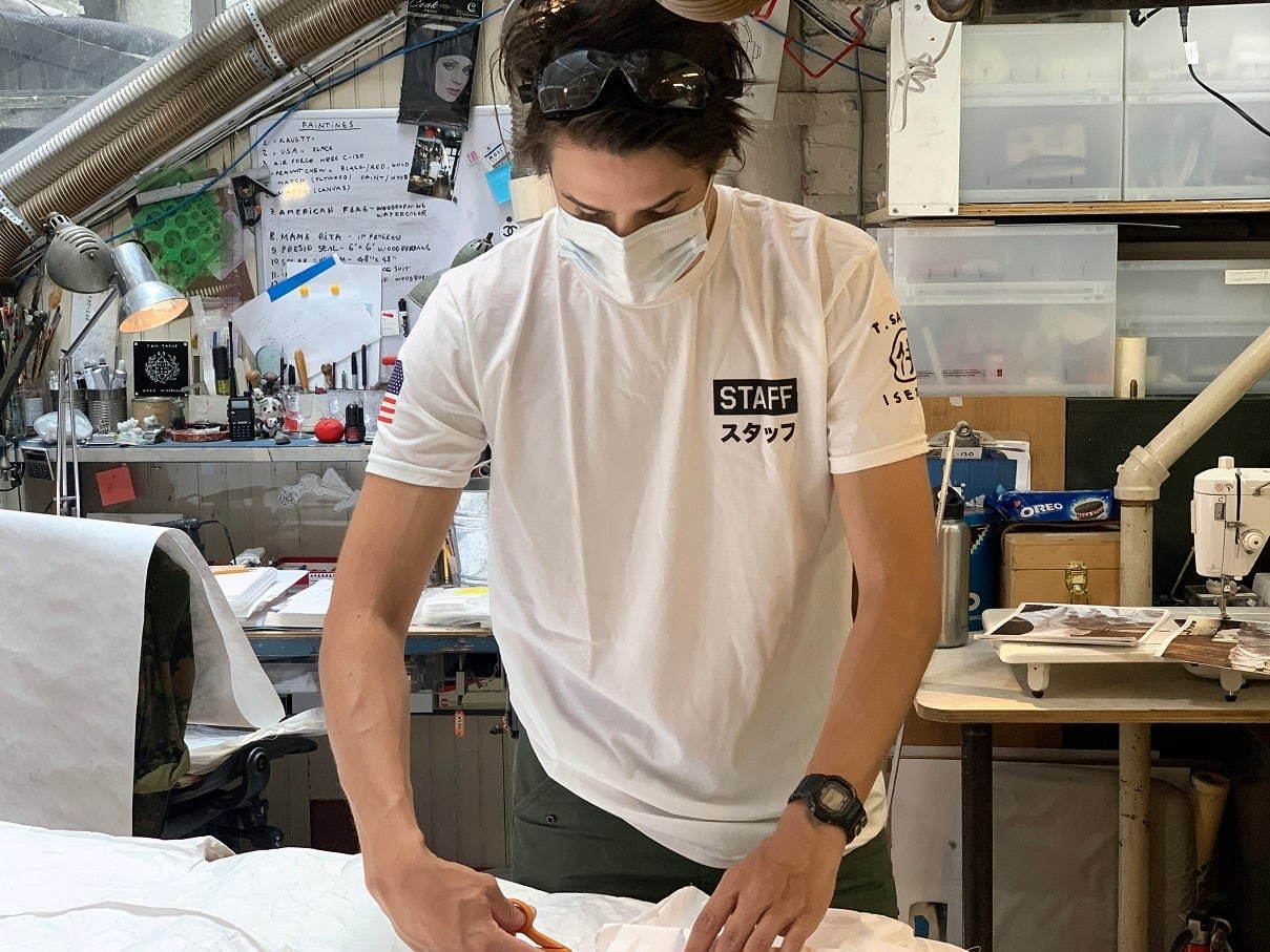 トム・サックスの展覧会が伊勢丹新宿店で、“月面”テーマのアート作品や新作の家具など展示販売｜写真7