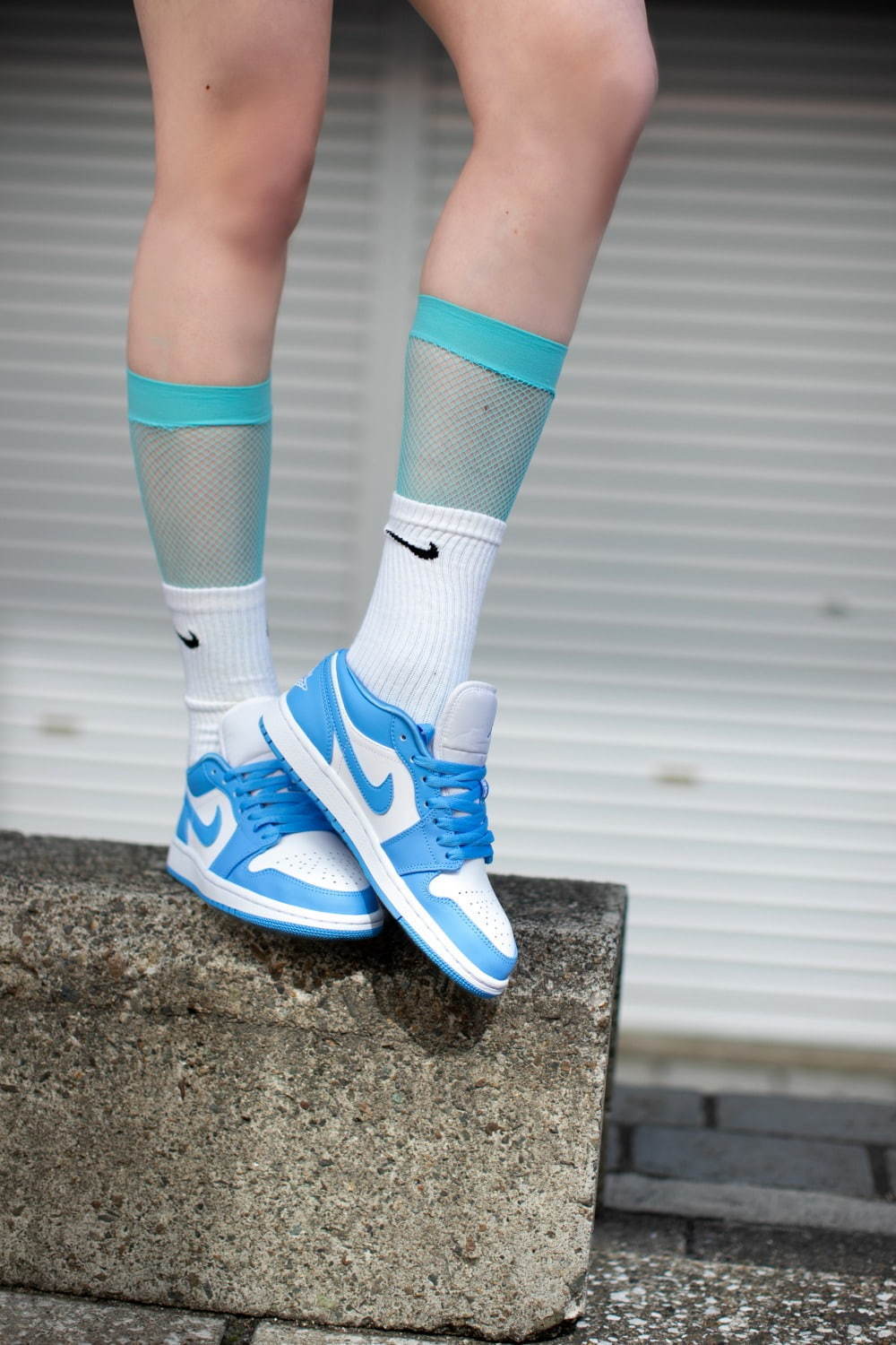 アトモス(atmos), ナイキ(NIKE) WMNS エア ジョーダン 1 ロー “UNC”｜写真4