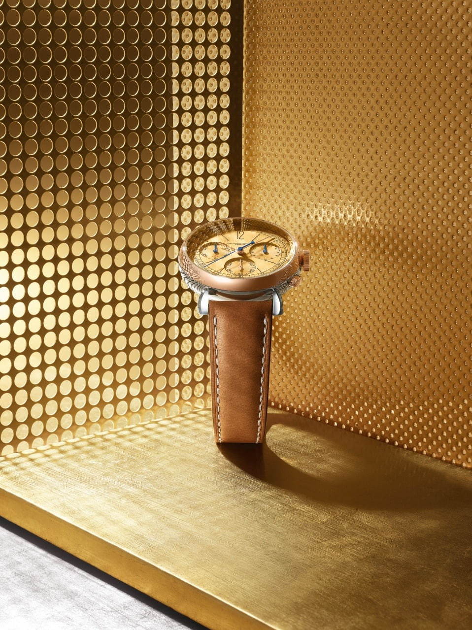 オーデマ ピゲ、ヴィンテージウオッチを再現した腕時計 - コンビカラーのステンレス製ラウンドケース｜写真6