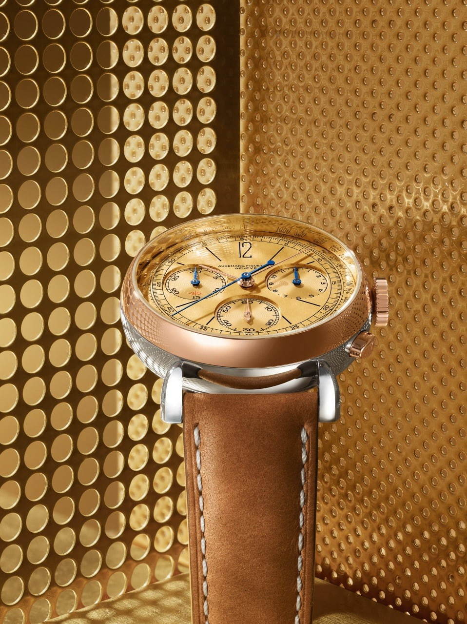 オーデマ ピゲ、ヴィンテージウオッチを再現した腕時計 - コンビカラーのステンレス製ラウンドケース｜写真7