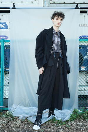 リミ フゥ 2020-21年秋冬コレクション - 布を重ね、自由な身体を覆う｜写真5