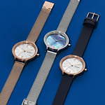 スカーゲンの新作、“デンマーク通貨”着想のマザー・オブ・パールウォッチ＆クラシック腕時計｜写真1