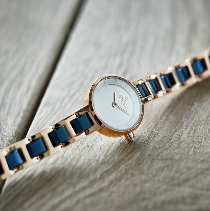 まるでジュエリー”デンマーク発「オバク」の華奢ストラップ腕時計 