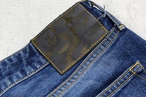 wjk×ジャパンブルージーンズ”メイドインジャパン”にこだわるダメージデニム