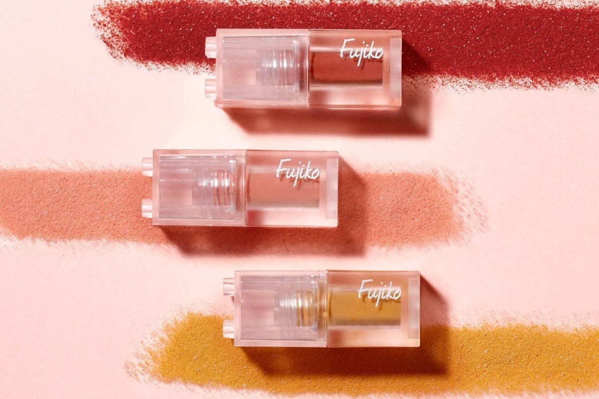 フジコ“生っぽさ・マット”両立の進化形「水」パウダー＆生発色ミニリップの新色
