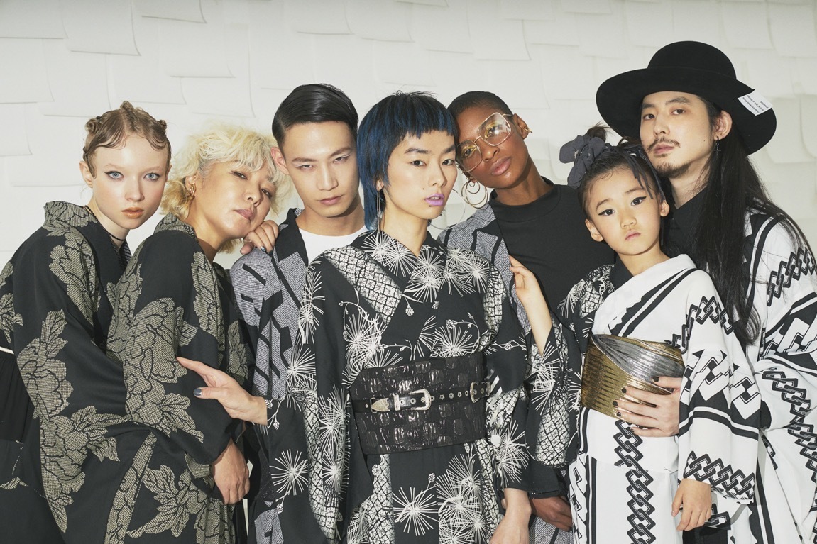 ビーチサンダル｜着物ブランド「キイロ」“歌舞伎＆春画”モチーフのキモノガウン＆ビーチサンダル、ユニセックスで展開