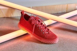 ジュゼッペ ザノッティ「ブラバー」“トゲつきソール”の新作スニーカー、透明＆ゴールドのソールなど