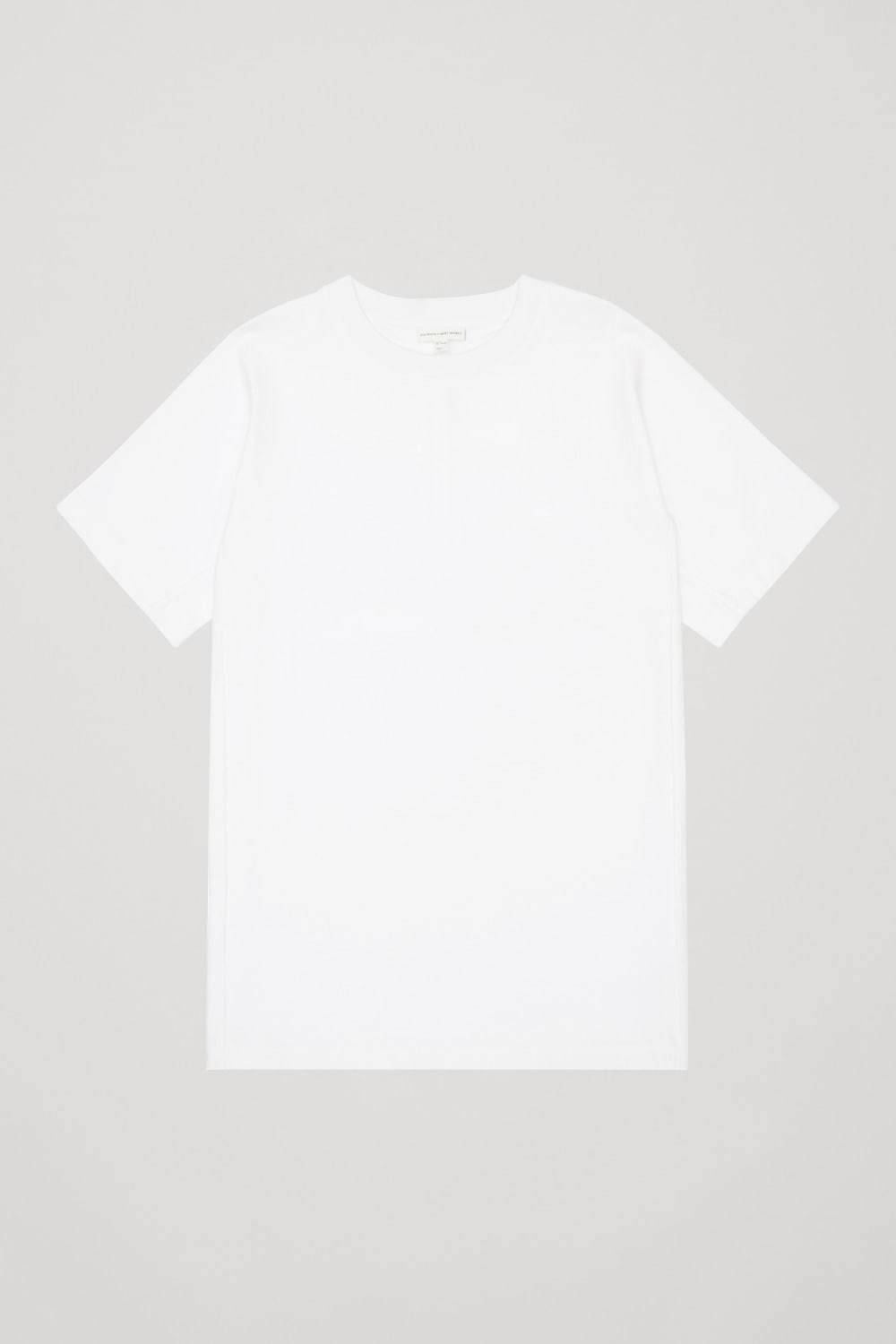メンズ白Tシャツ＆黒Tシャツのおすすめコーデ、重ね着などおしゃれな着こなしテク＋新作も｜写真15