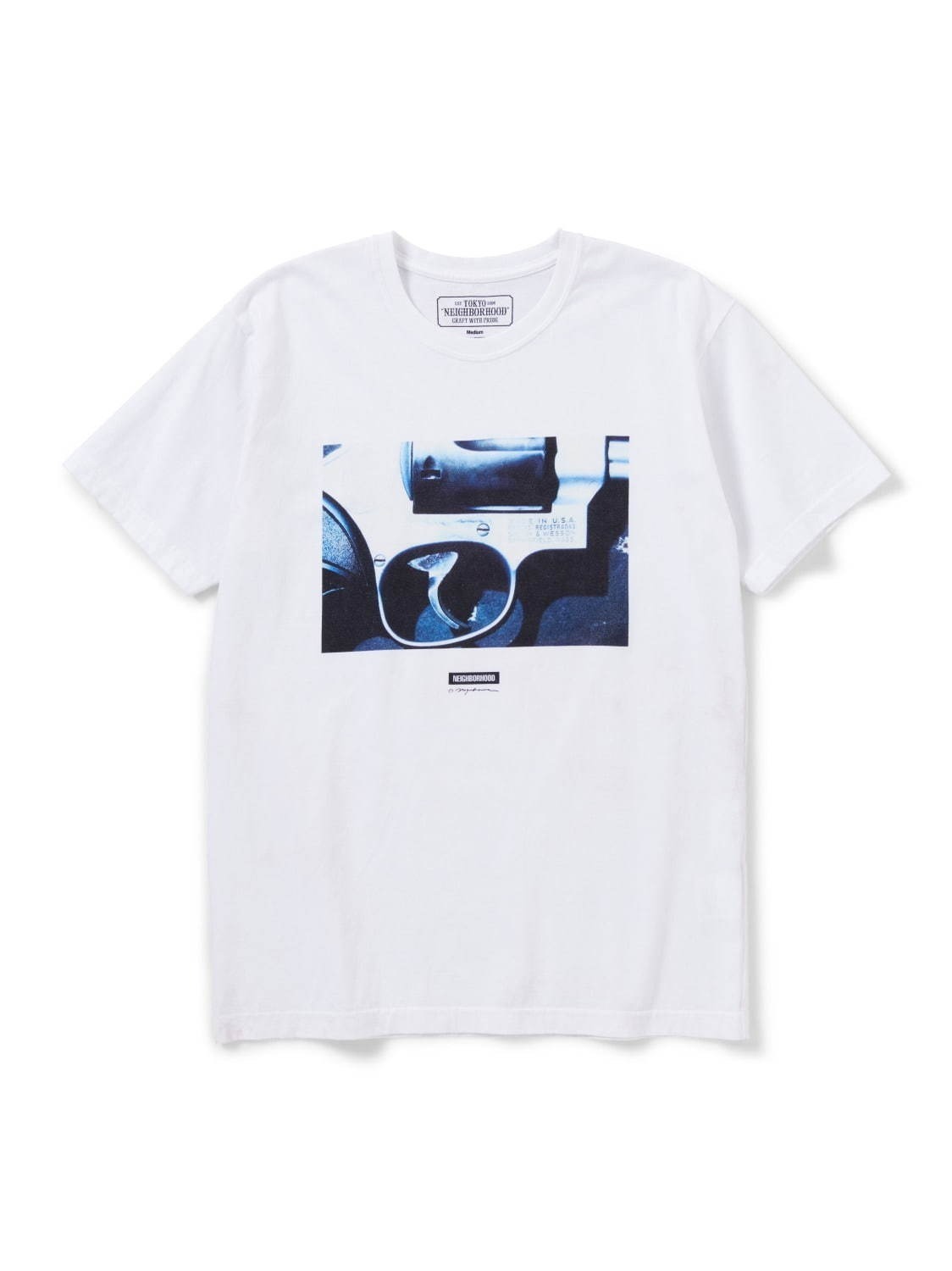〈メンズ白Tシャツ特集〉人気ブランドのおすすめ無地TシャツやロゴT、おしゃれコーデの定番アイテム｜写真32