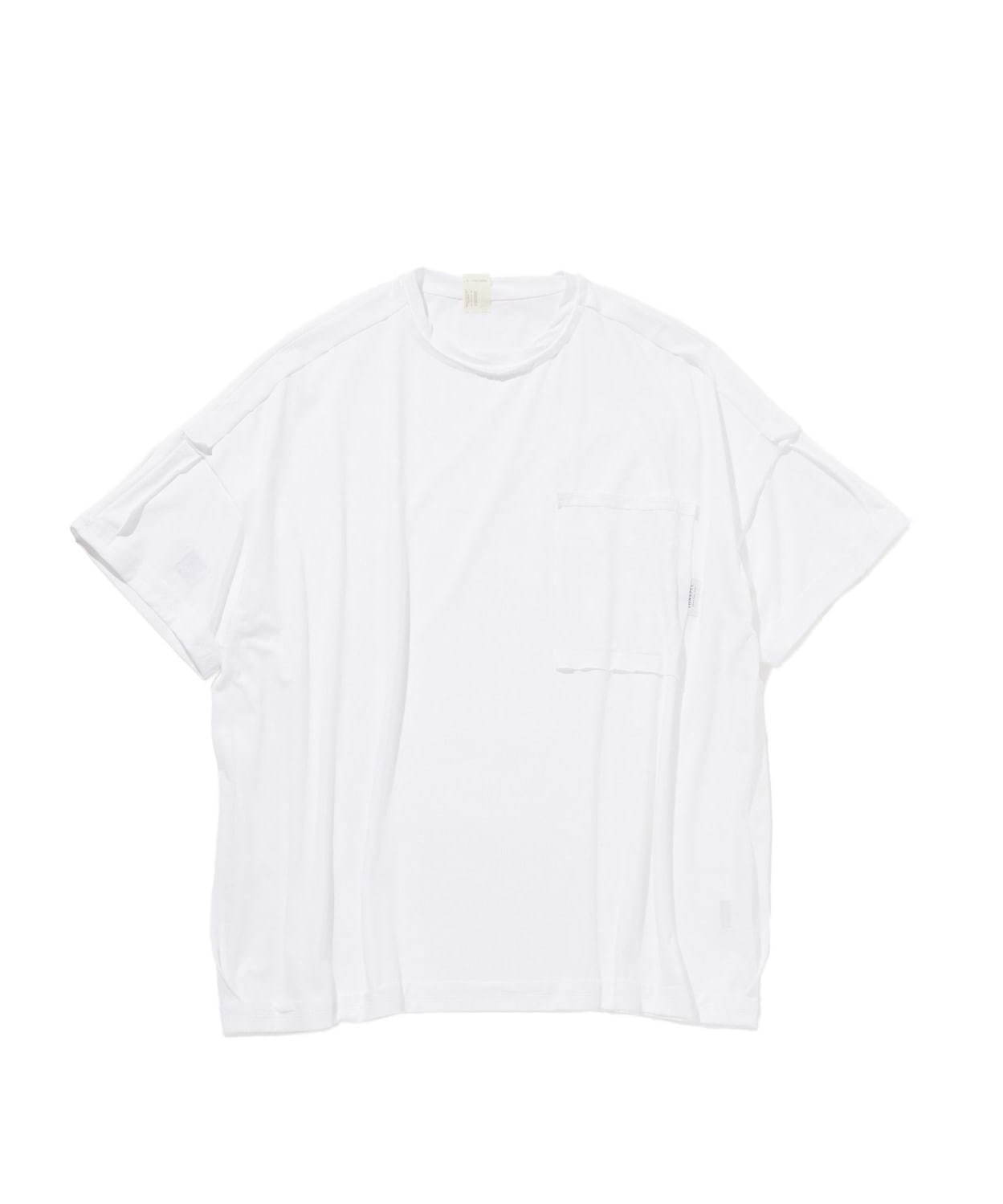 〈メンズ白Tシャツ特集〉人気ブランドのおすすめ無地TシャツやロゴT、おしゃれコーデの定番アイテム｜写真4