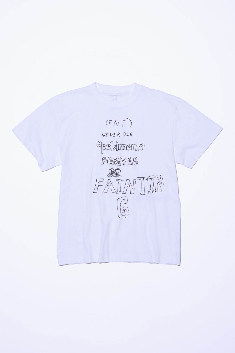〈メンズ白Tシャツ特集〉人気ブランドのおすすめ無地TシャツやロゴT、おしゃれコーデの定番アイテム｜写真29