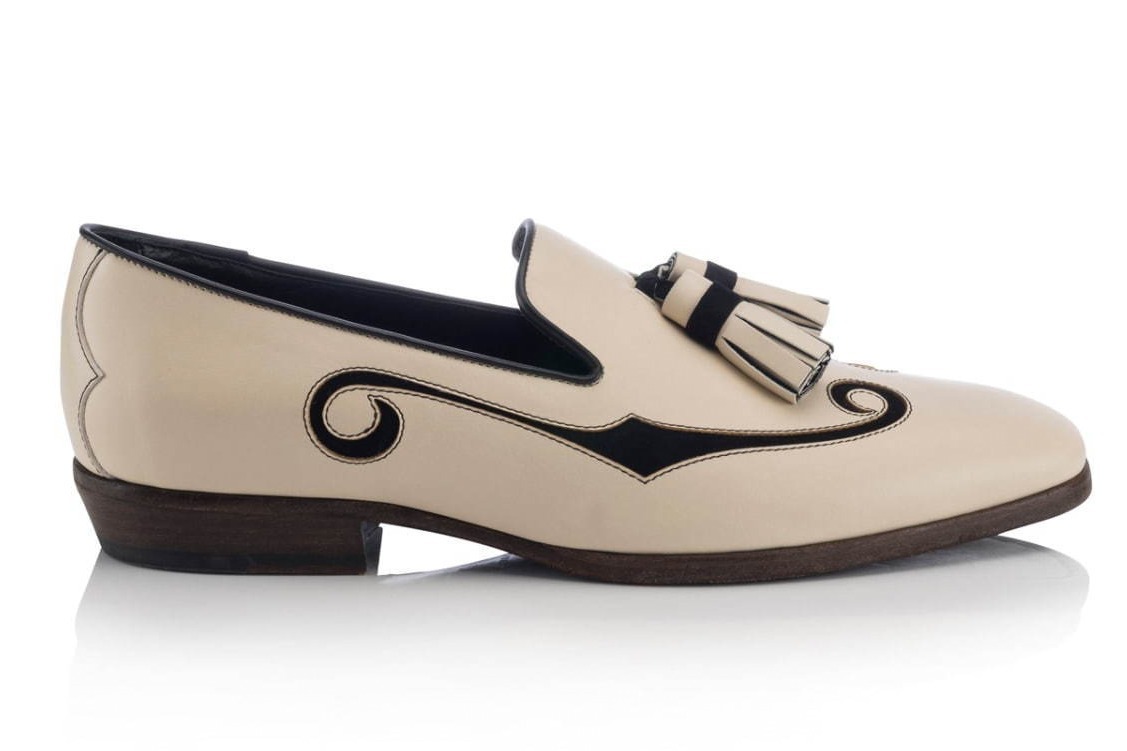 ジミー チュウ新作メンズシューズ＆バッグ、タッセル付きスリッパやスネーク柄バックパック