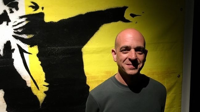 バンクシーの作品集『BANKSY CAPTURED』バンクシーの右腕 バンクシーの作品集『BANKSY CAPTURED』バンクシーの右腕