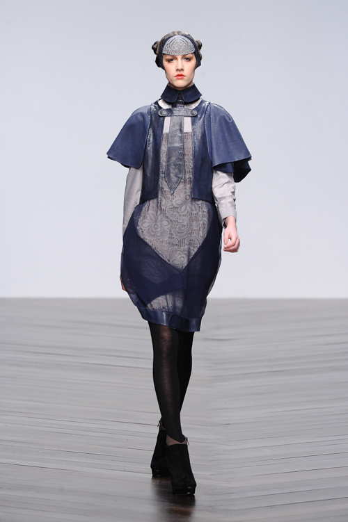 ボラ アクス(BORA AKSU) 2013-14年秋冬ウィメンズコレクション シルエット - 写真27