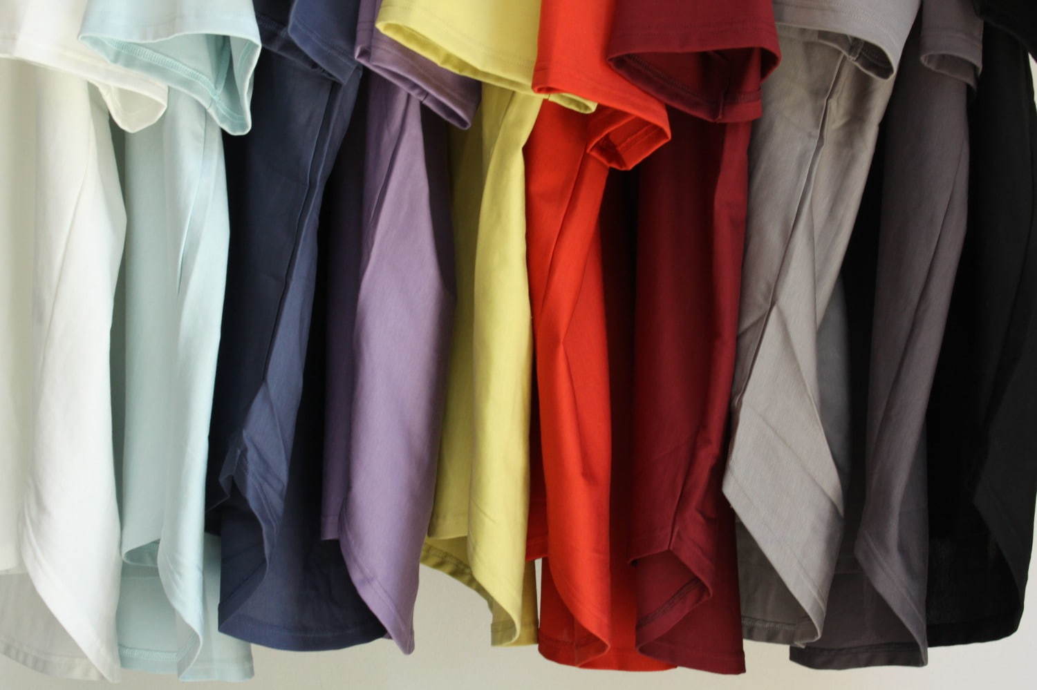 ソーイ ブックスのビッグシルエットTシャツが中目黒M.I.U.で、全14色の豊富なカラーで｜写真11