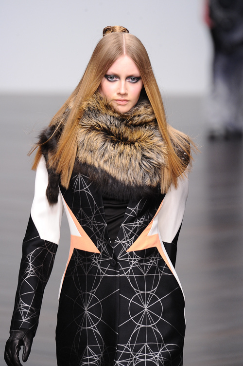 ジャン＝ピエール ブラガンザ 2013-14年秋冬<span>コレクション</span> - 写真9