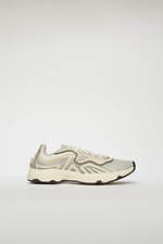 アクネ ストゥディオズ “ランニングシューズ”着想の新スニーカー、透け感シースルーアッパー｜写真18