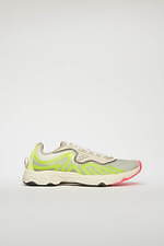 アクネ ストゥディオズ “ランニングシューズ”着想の新スニーカー、透け感シースルーアッパー｜写真5