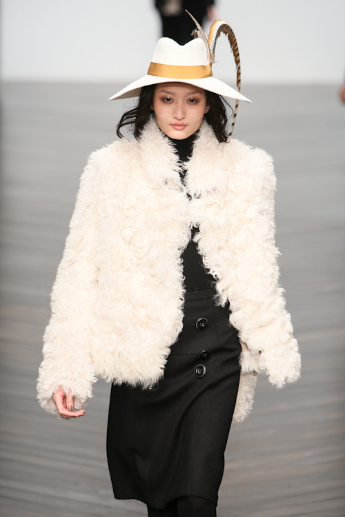 イッサ 2013-14年秋冬<span>コレクション</span> - 写真9
