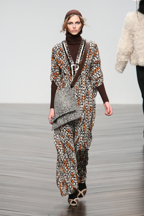 イッサ 2013-14年秋冬<span>コレクション</span> - 写真12