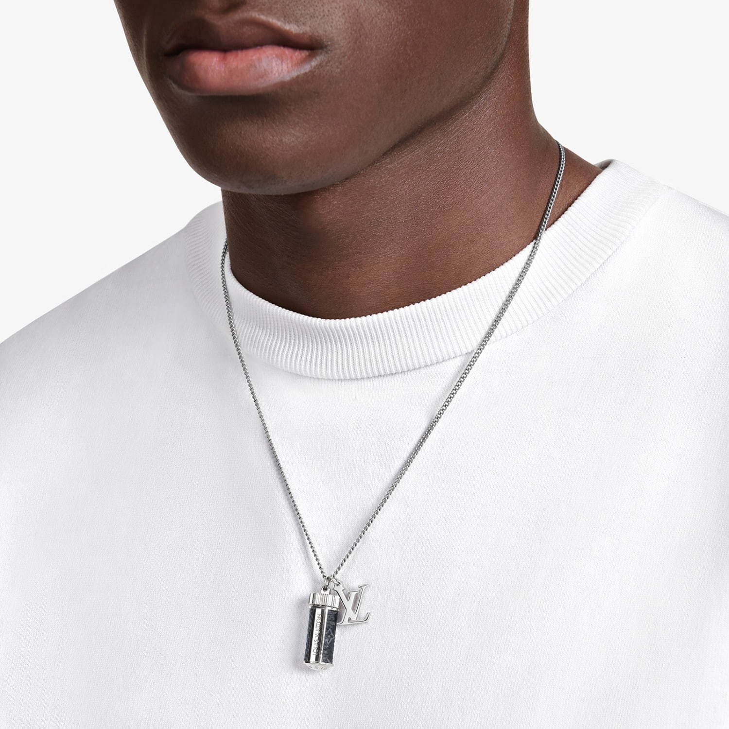 LOUIS VUITTON ルイヴィトン メンズ ペンダント（ペンダント・LV