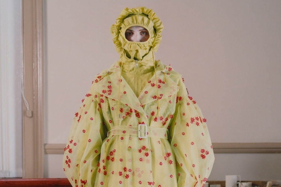 4 モンクレール シモーン・ロシャ新作、デイジー刺繍のチュールアウターやフリル付きジャケット