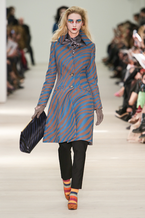 ヴィヴィアン・ウエストウッド レッドレーベル(Vivienne Westwood RED LABEL) 2013-14年秋冬ウィメンズコレクション  - 写真3