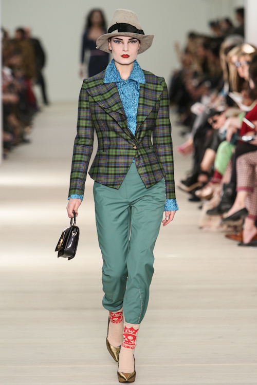 ヴィヴィアン・ウエストウッド レッドレーベル(Vivienne Westwood RED LABEL) 2013-14年秋冬ウィメンズコレクション  - 写真32