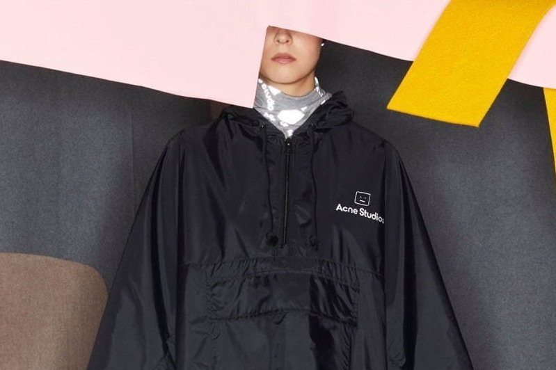 アクネ ストゥディオズ“フェイス”モチーフの新作ウェア、ストライプTシャツやコーチジャケット