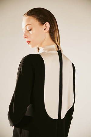 ルームエイト ブラック(Room no.8 / BLACK) 2020年プレフォールウィメンズコレクション  - 写真6