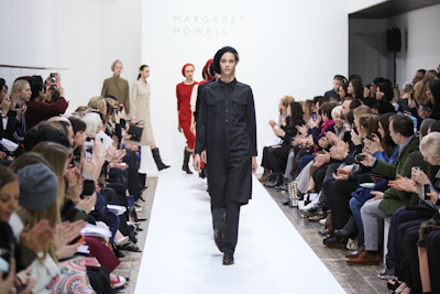 マーガレット ハウエル 2013-14年秋冬コレクション - シンプルな美しさが語る、知的な魅力