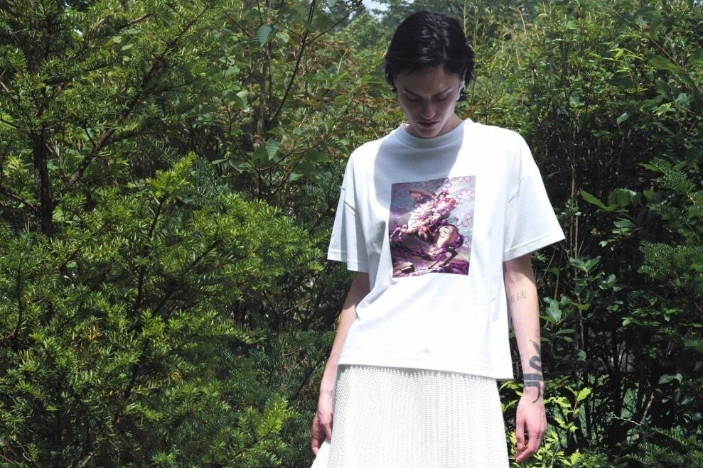 レイヤードスタイル｜大人の女性に似合う「白Tシャツ」の夏コーデ特集 - おしゃれ度UPのスタイリングを紹介