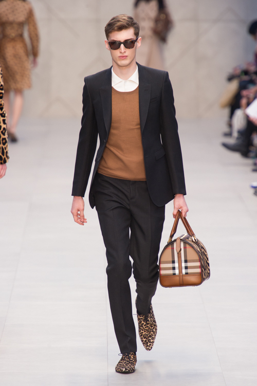 バーバリープローサム(Burberry Prorsum) 2013-14年秋冬ウィメンズコレクション シルエット - 写真17