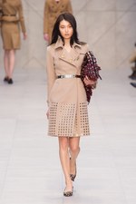 バーバリープローサム(Burberry Prorsum) トレンチキス｜写真50